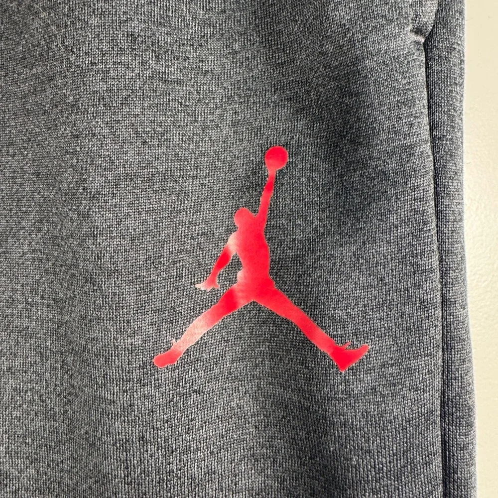 Jordan Dri-FIT Joggers Charcoal Gray Red Jumpman Sweatpants Boys Med 10-12
